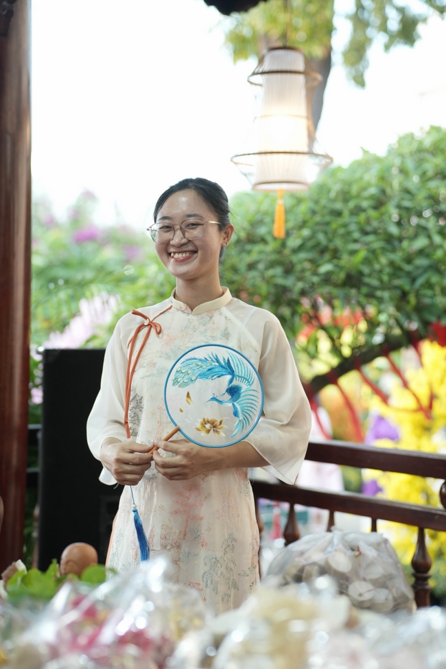 Khai bút đầu xuân và lễ Giao Thừa mừng Xuân Bính Ngọ 2026 - Chùa Hoằng Pháp