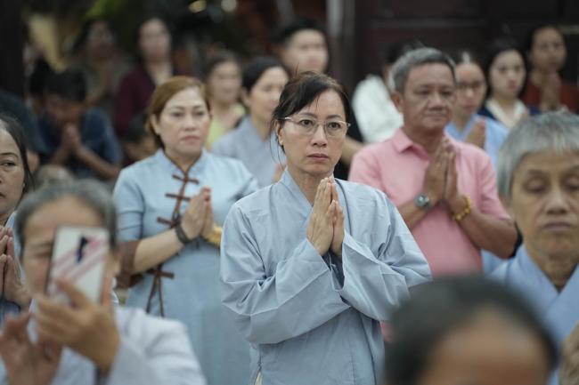Khai bút đầu xuân và lễ Giao Thừa mừng Xuân Bính Ngọ 2026 - Chùa Hoằng Pháp