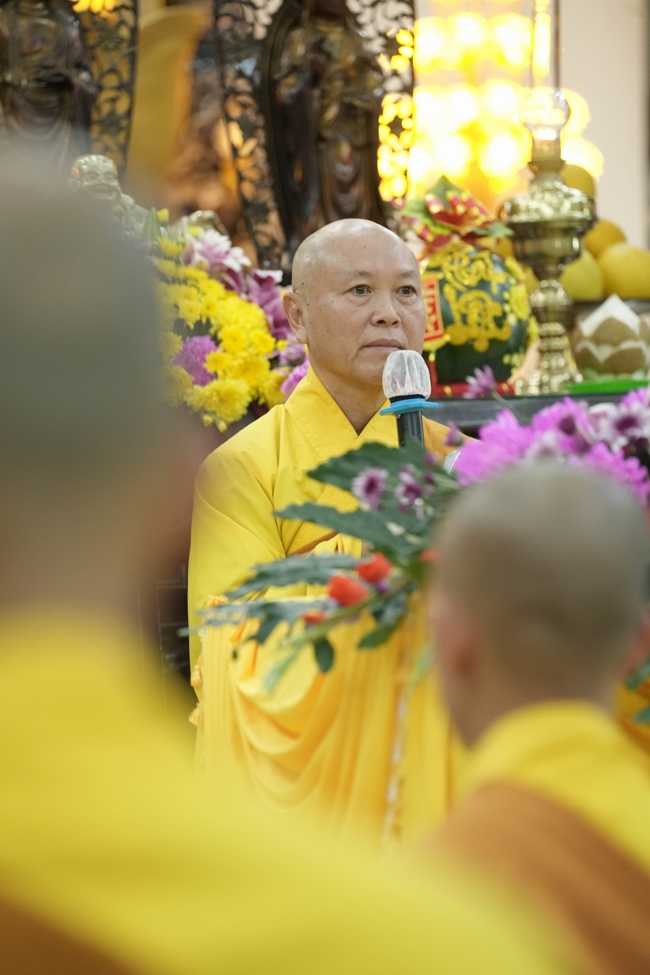 Khai bút đầu xuân và lễ Giao Thừa mừng Xuân Bính Ngọ 2026 - Chùa Hoằng Pháp