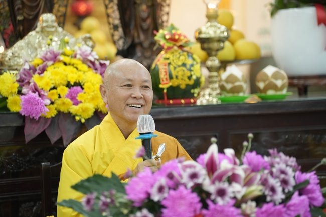 Khai bút đầu xuân và lễ Giao Thừa mừng Xuân Bính Ngọ 2026 - Chùa Hoằng Pháp