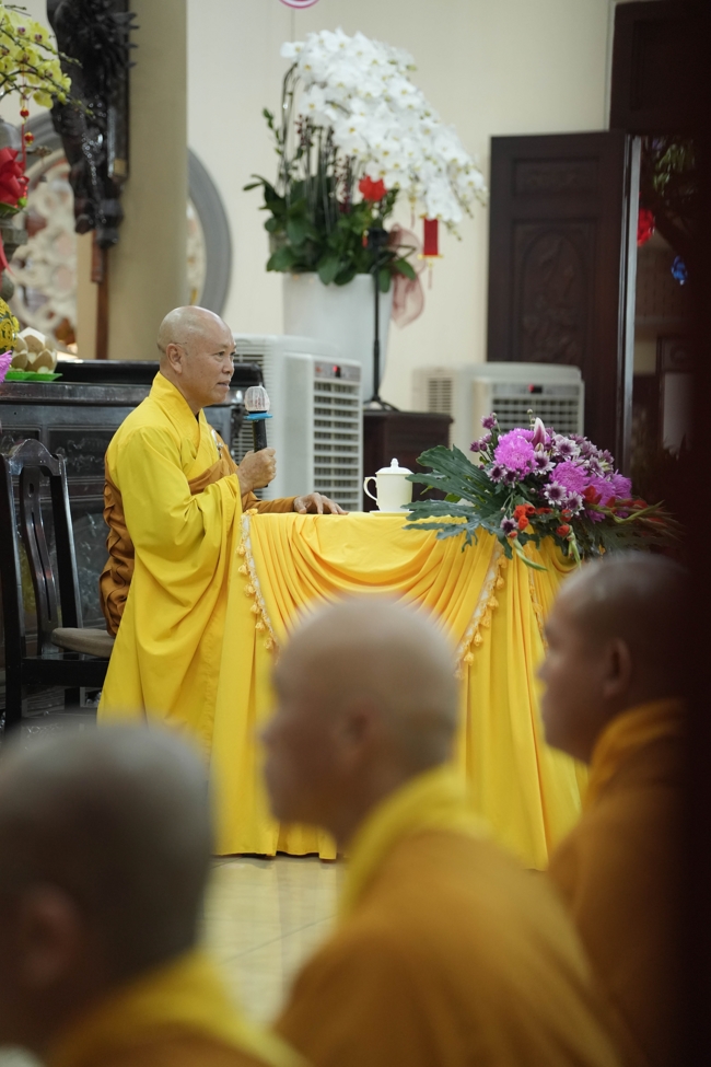 Khai bút đầu xuân và lễ Giao Thừa mừng Xuân Bính Ngọ 2026 - Chùa Hoằng Pháp