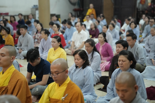 Khai bút đầu xuân và lễ Giao Thừa mừng Xuân Bính Ngọ 2026 - Chùa Hoằng Pháp