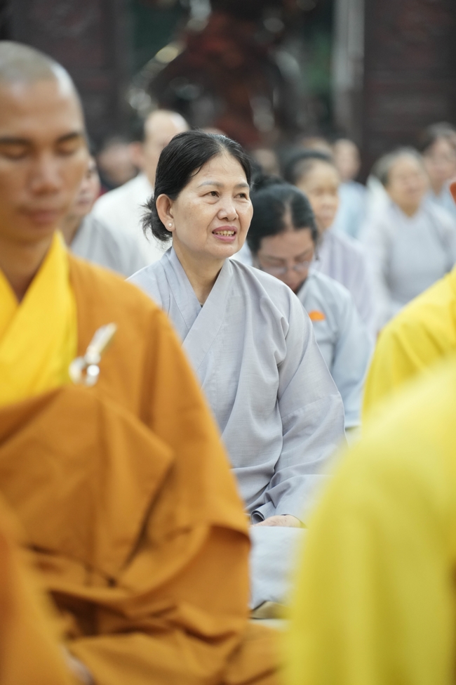 Khai bút đầu xuân và lễ Giao Thừa mừng Xuân Bính Ngọ 2026 - Chùa Hoằng Pháp