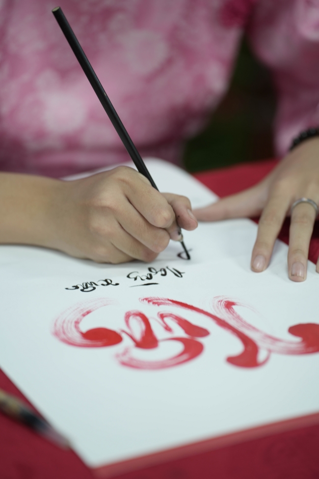 Khai bút đầu xuân và lễ Giao Thừa mừng Xuân Bính Ngọ 2026 - Chùa Hoằng Pháp