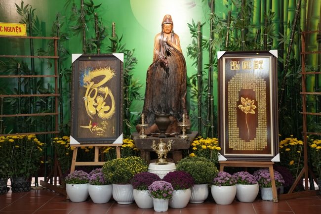 Khai bút đầu xuân và lễ Giao Thừa mừng Xuân Bính Ngọ 2026 - Chùa Hoằng Pháp