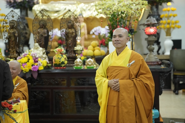 Khai bút đầu xuân và lễ Giao Thừa mừng Xuân Bính Ngọ 2026 - Chùa Hoằng Pháp