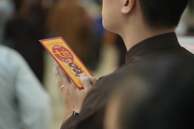 Khai bút đầu xuân và lễ Giao Thừa mừng Xuân Bính Ngọ 2026 - Chùa Hoằng Pháp