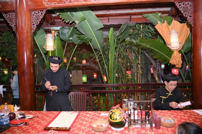 Khai bút đầu xuân và lễ Giao Thừa mừng Xuân Bính Ngọ 2026 - Chùa Hoằng Pháp