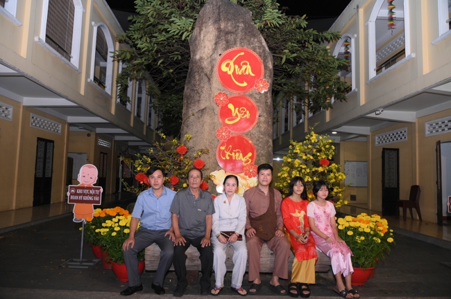 Khai bút đầu xuân và lễ Giao Thừa mừng Xuân Bính Ngọ 2026 - Chùa Hoằng Pháp