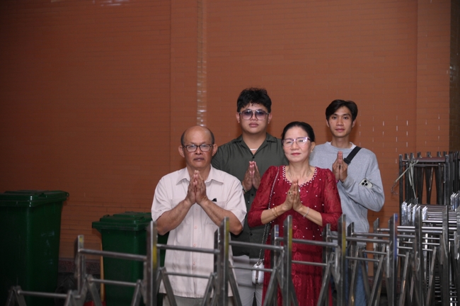 Khai bút đầu xuân và lễ Giao Thừa mừng Xuân Bính Ngọ 2026 - Chùa Hoằng Pháp