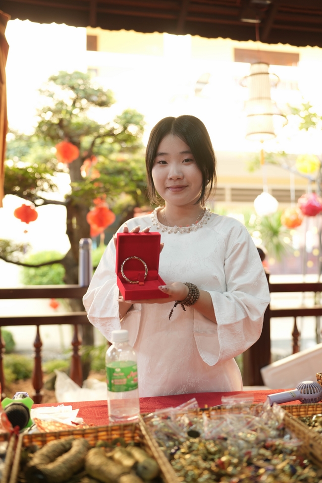 Khai bút đầu xuân và lễ Giao Thừa mừng Xuân Bính Ngọ 2026 - Chùa Hoằng Pháp