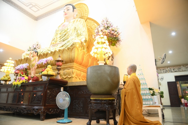 Khai bút đầu xuân và lễ Giao Thừa mừng Xuân Bính Ngọ 2026 - Chùa Hoằng Pháp