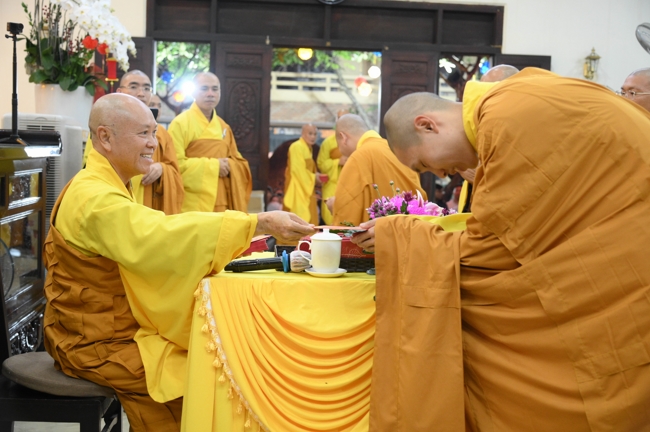 Khai bút đầu xuân và lễ Giao Thừa mừng Xuân Bính Ngọ 2026 - Chùa Hoằng Pháp