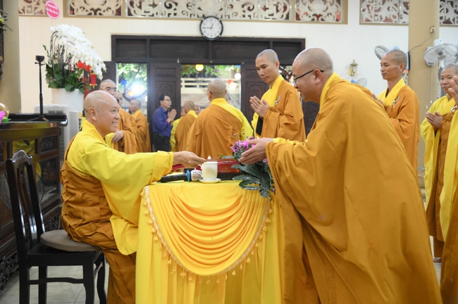 Khai bút đầu xuân và lễ Giao Thừa mừng Xuân Bính Ngọ 2026 - Chùa Hoằng Pháp