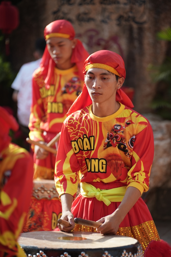 Khai bút đầu xuân và lễ Giao Thừa mừng Xuân Bính Ngọ 2026 - Chùa Hoằng Pháp