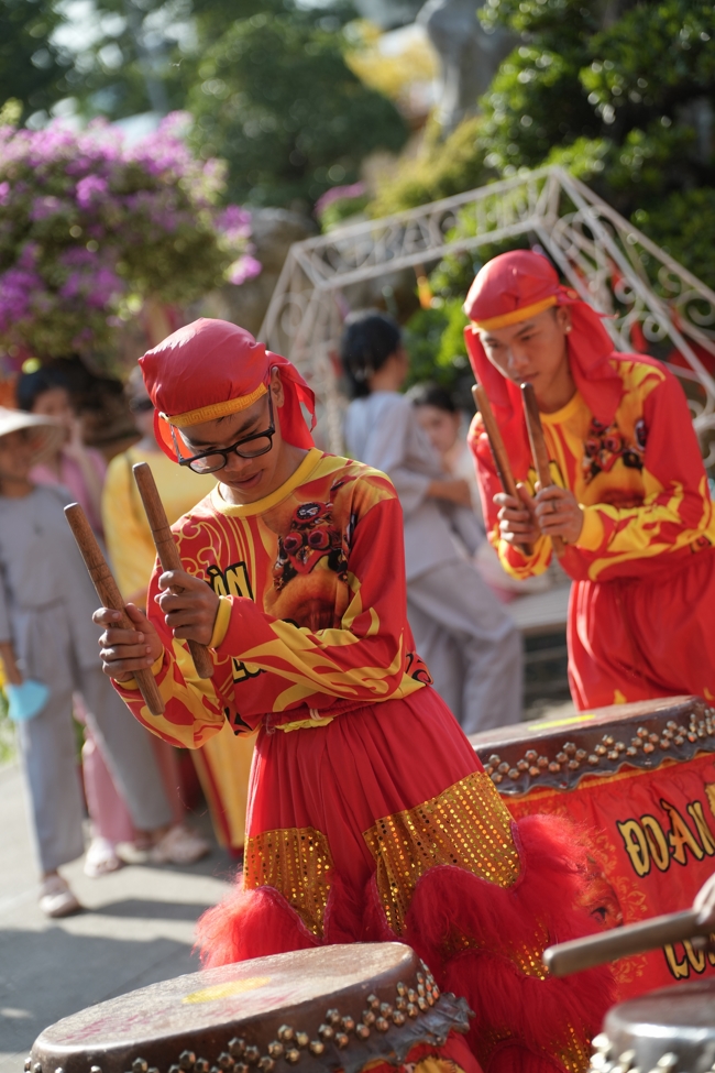 Khai bút đầu xuân và lễ Giao Thừa mừng Xuân Bính Ngọ 2026 - Chùa Hoằng Pháp