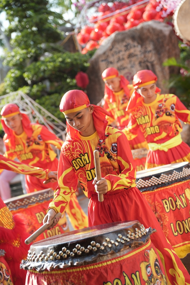 Khai bút đầu xuân và lễ Giao Thừa mừng Xuân Bính Ngọ 2026 - Chùa Hoằng Pháp