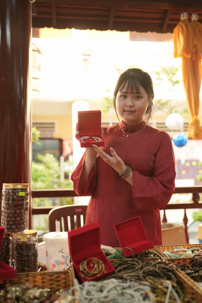 Khai bút đầu xuân và lễ Giao Thừa mừng Xuân Bính Ngọ 2026 - Chùa Hoằng Pháp