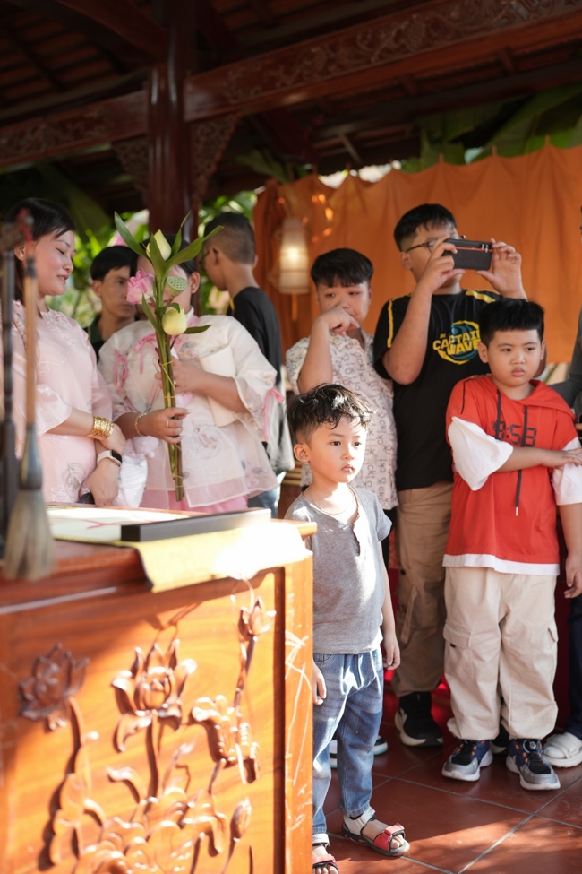 Khai bút đầu xuân và lễ Giao Thừa mừng Xuân Bính Ngọ 2026 - Chùa Hoằng Pháp