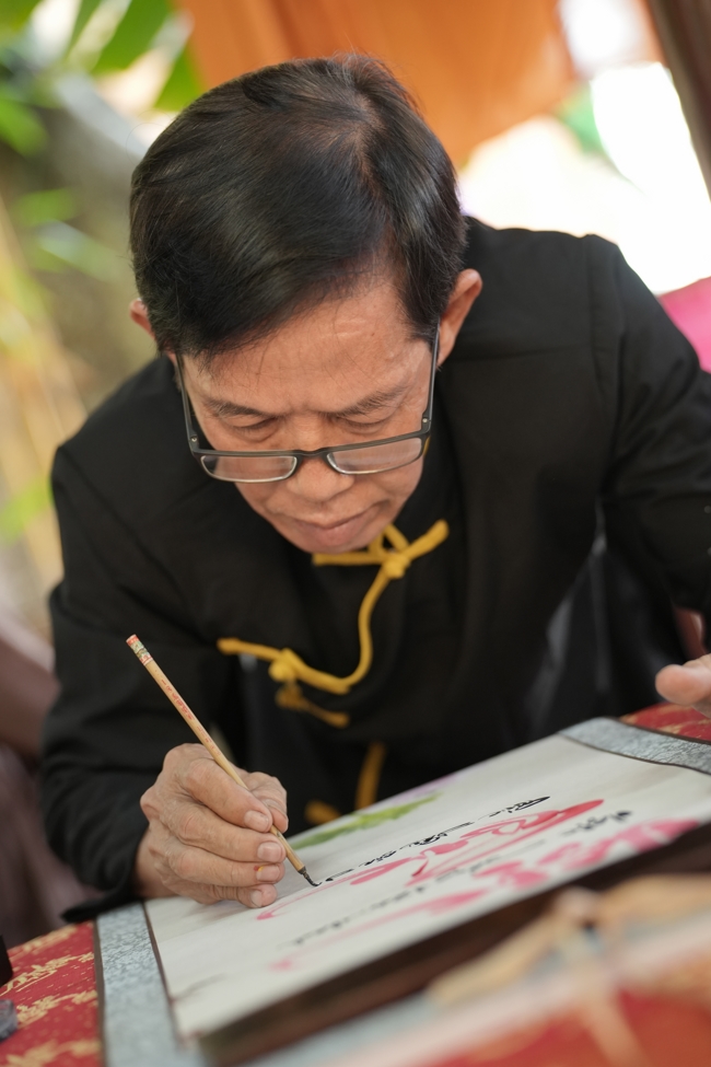 Khai bút đầu xuân và lễ Giao Thừa mừng Xuân Bính Ngọ 2026 - Chùa Hoằng Pháp