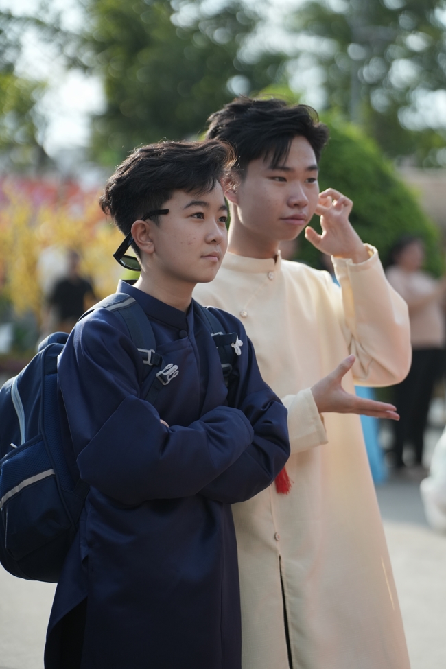 Khai bút đầu xuân và lễ Giao Thừa mừng Xuân Bính Ngọ 2026 - Chùa Hoằng Pháp