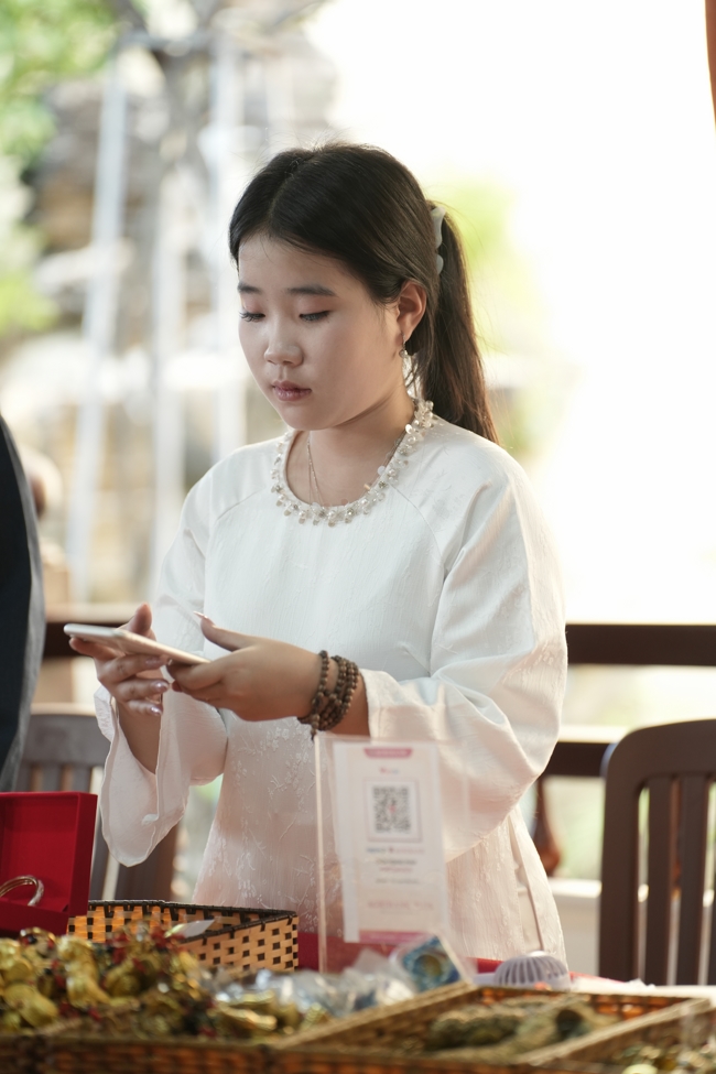 Khai bút đầu xuân và lễ Giao Thừa mừng Xuân Bính Ngọ 2026 - Chùa Hoằng Pháp