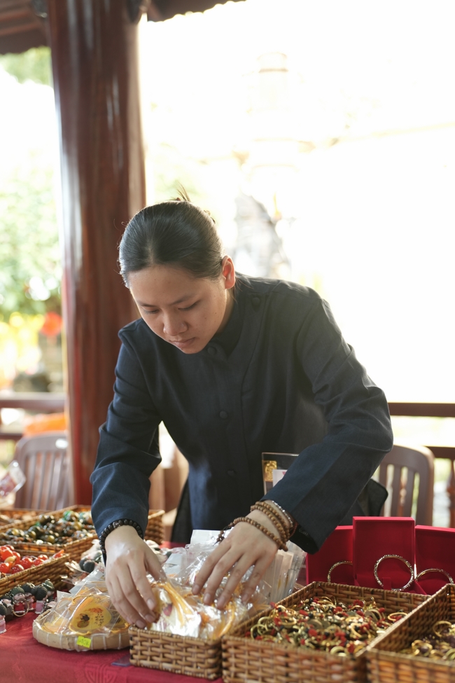 Khai bút đầu xuân và lễ Giao Thừa mừng Xuân Bính Ngọ 2026 - Chùa Hoằng Pháp