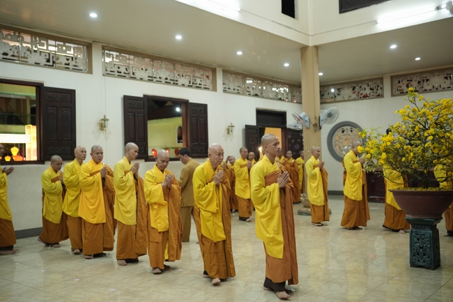 Khai bút đầu xuân và lễ Giao Thừa mừng Xuân Bính Ngọ 2026 - Chùa Hoằng Pháp