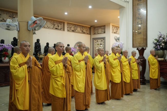 Khai bút đầu xuân và lễ Giao Thừa mừng Xuân Bính Ngọ 2026 - Chùa Hoằng Pháp