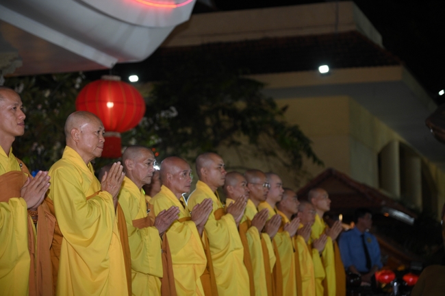 Khai bút đầu xuân và lễ Giao Thừa mừng Xuân Bính Ngọ 2026 - Chùa Hoằng Pháp