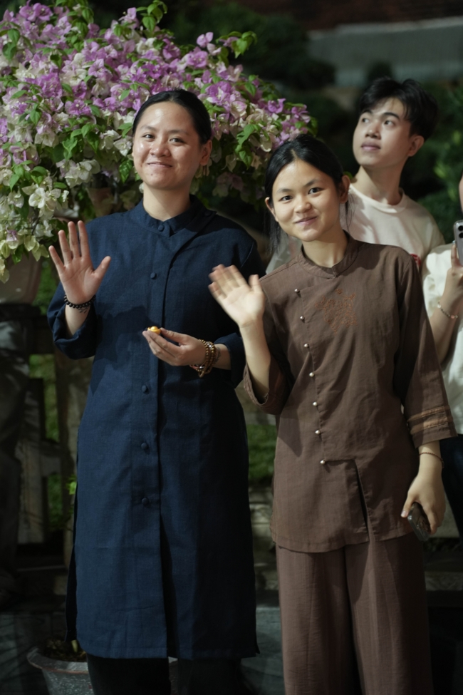 Khai bút đầu xuân và lễ Giao Thừa mừng Xuân Bính Ngọ 2026 - Chùa Hoằng Pháp