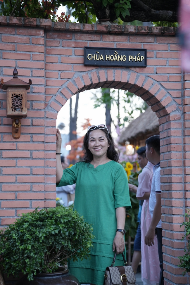 Tặng lộc đầu Xuân - Mồng 3 Tết Bính Ngọ 2026