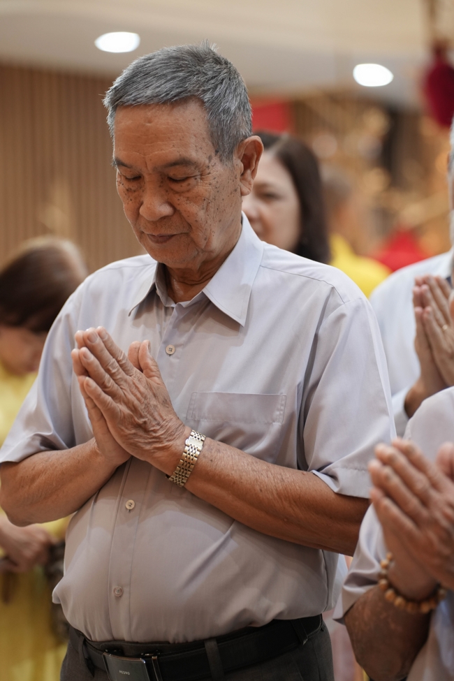 Tặng lộc đầu Xuân - Mồng 3 Tết Bính Ngọ 2026