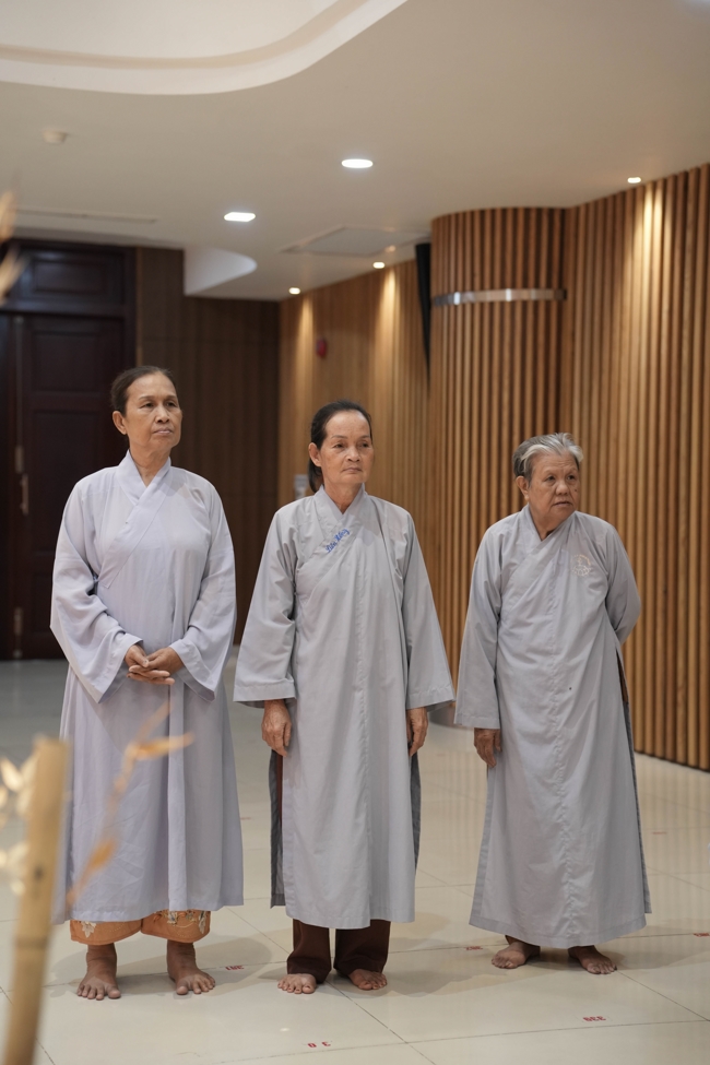 Tặng lộc đầu Xuân - Mồng 3 Tết Bính Ngọ 2026