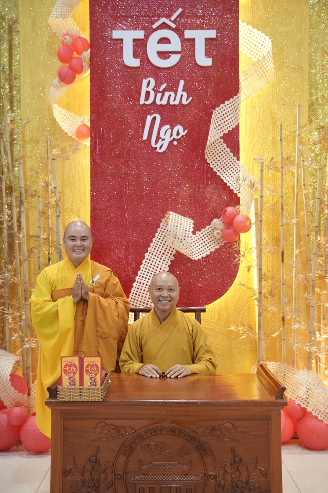 Tặng lộc đầu Xuân - Mồng 3 Tết Bính Ngọ 2026