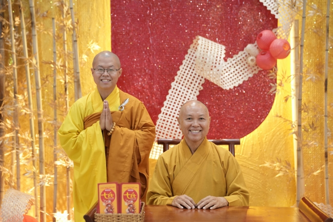 Tặng lộc đầu Xuân - Mồng 3 Tết Bính Ngọ 2026