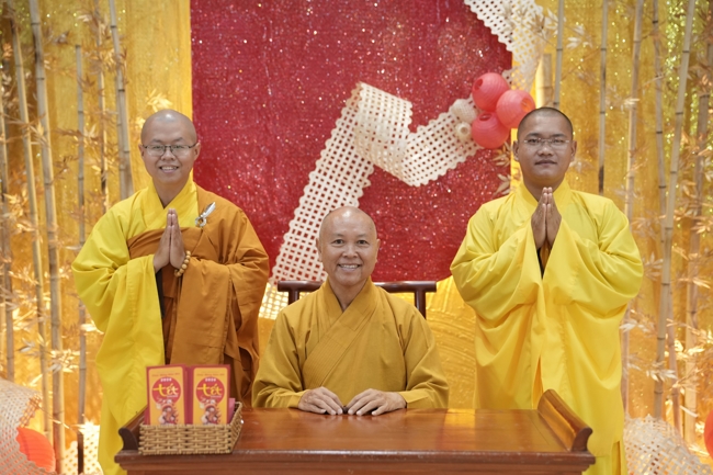 Tặng lộc đầu Xuân - Mồng 3 Tết Bính Ngọ 2026