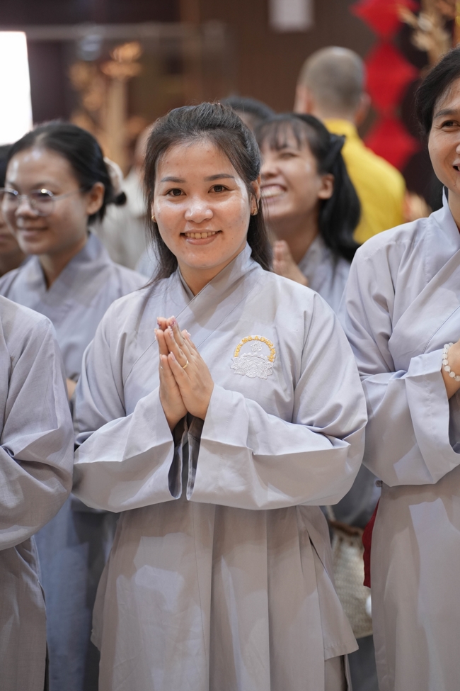 Tặng lộc đầu Xuân - Mồng 3 Tết Bính Ngọ 2026