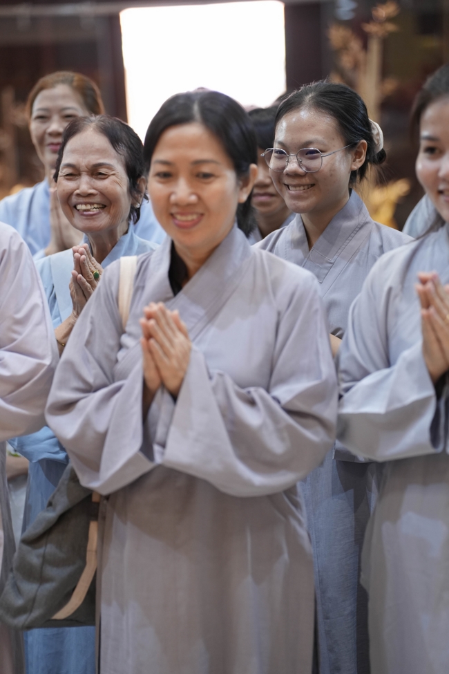 Tặng lộc đầu Xuân - Mồng 3 Tết Bính Ngọ 2026