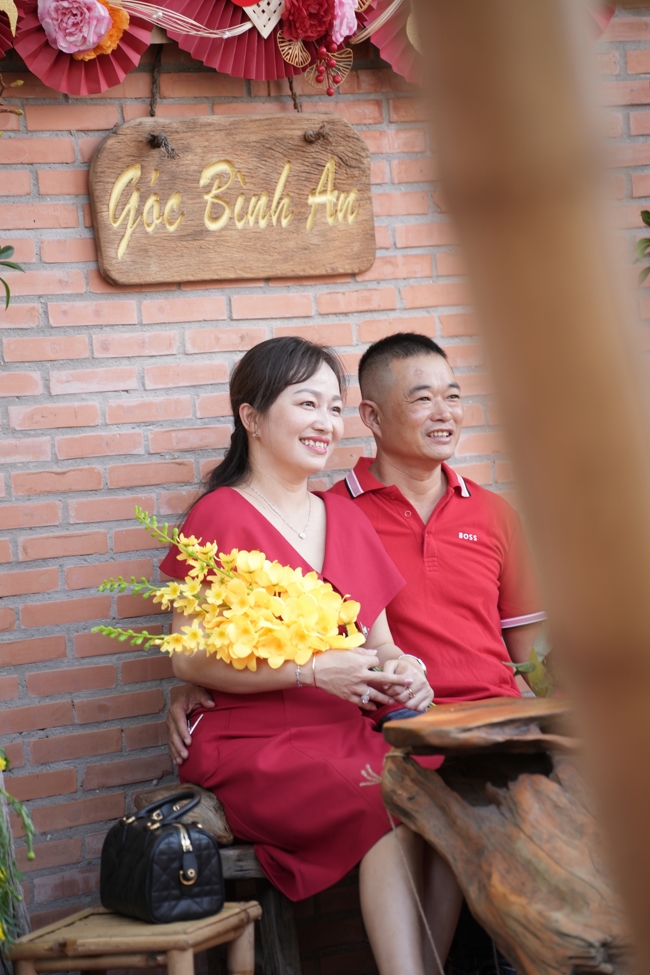 Tặng lộc đầu Xuân - Mồng 2 Tết Bính Ngọ 2026