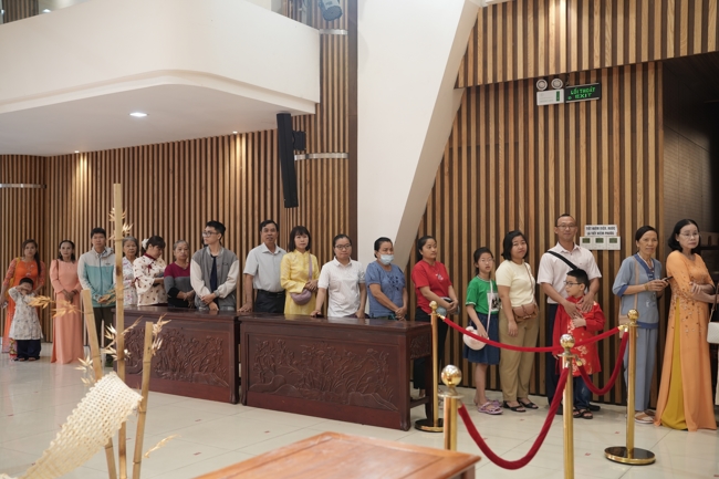 Tặng lộc đầu Xuân - Mồng 2 Tết Bính Ngọ 2026