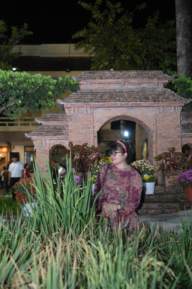 Tặng lộc đầu Xuân - Mồng 2 Tết Bính Ngọ 2026