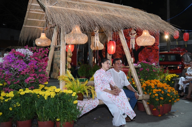 Tặng lộc đầu Xuân - Mồng 2 Tết Bính Ngọ 2026