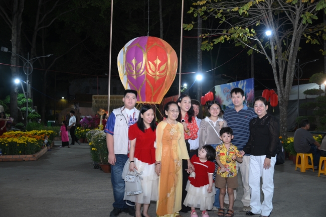 Tặng lộc đầu Xuân - Mồng 2 Tết Bính Ngọ 2026