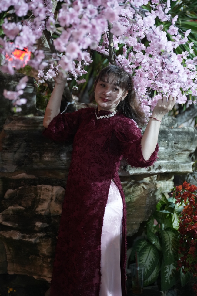 Tặng lộc đầu Xuân - Mồng 2 Tết Bính Ngọ 2026