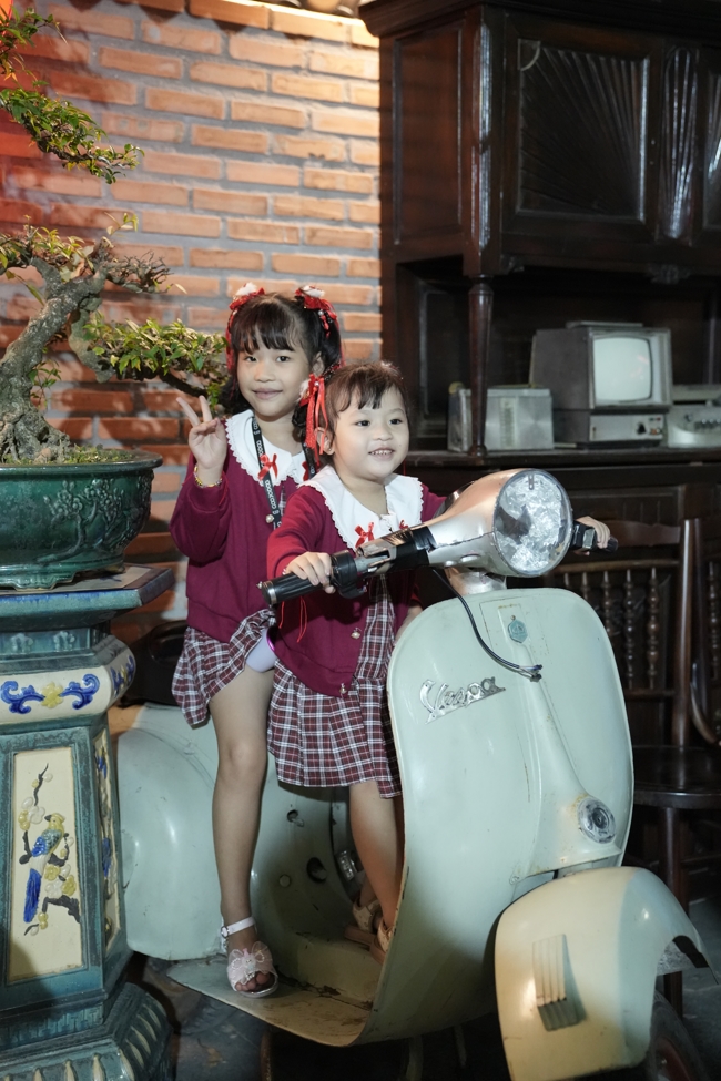 Tặng lộc đầu Xuân - Mồng 2 Tết Bính Ngọ 2026