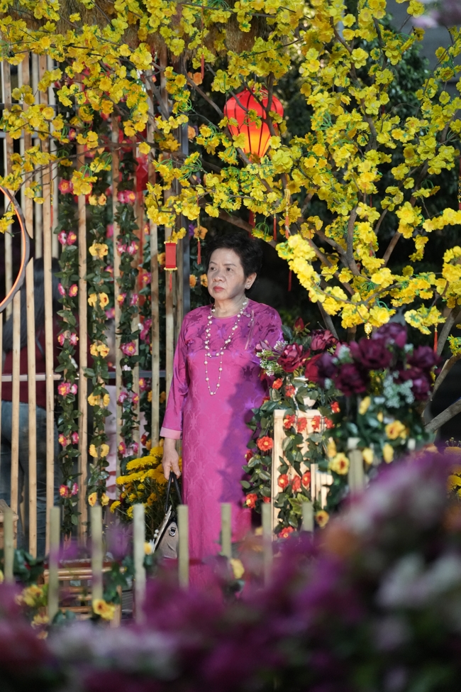 Tặng lộc đầu Xuân - Mồng 2 Tết Bính Ngọ 2026