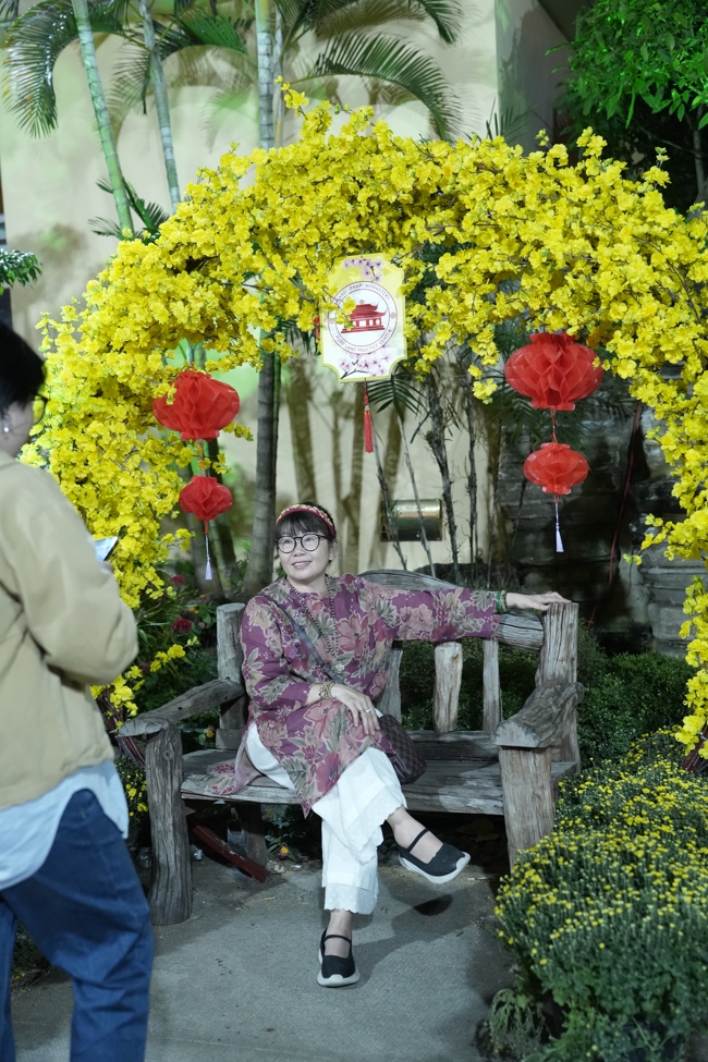 Tặng lộc đầu Xuân - Mồng 2 Tết Bính Ngọ 2026