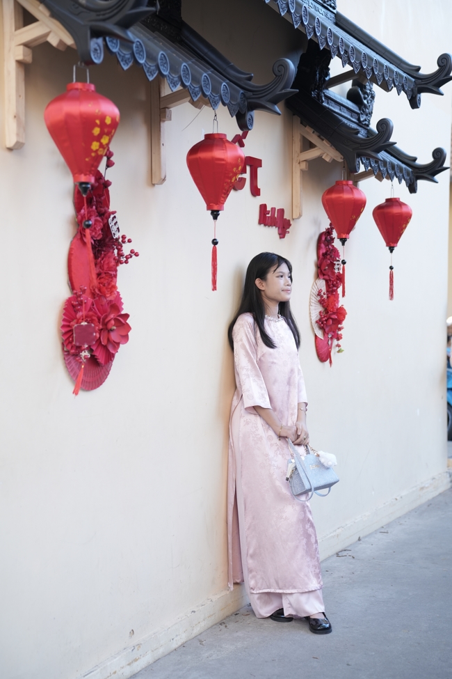 Tặng lộc đầu Xuân - Mồng 2 Tết Bính Ngọ 2026