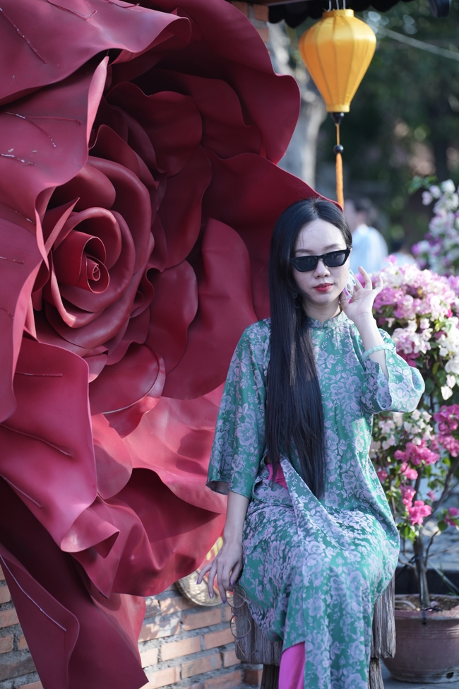 Tặng lộc đầu Xuân - Mồng 2 Tết Bính Ngọ 2026